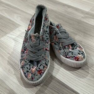 Blowfish Flower Print Lace Sneakers Girls Size 2